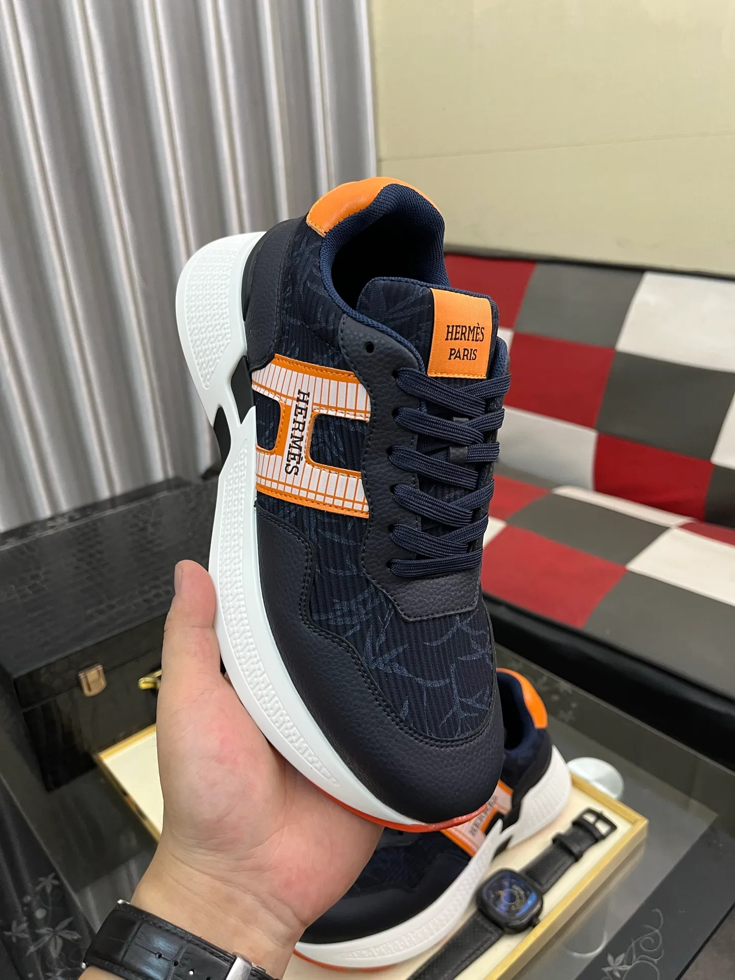 Men's shoes 💰540⌚️⌚️ HERMES/Hermès men's rest sneakers! -High-end quality original casual sports shoes -Upper: high nappa calfskin, forging technology, knitted fabric, shoe brand webbing, injection molded brand logo -Inner: foot pad; water-dyed cowhide -Outsole: ultra-light TPU·rubber; two-color molded outsole -Ultra-high quality control·fine workmanship: highlighted (high-end·luxury·grade) Size: 38-443️⃣Colors available